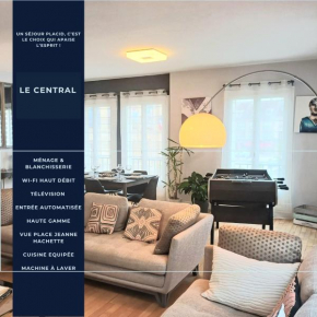 Le Central - Vue Place Jeanne Hachette